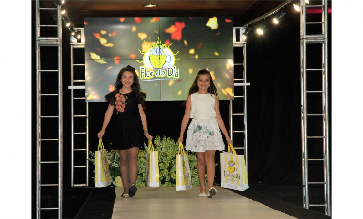 Desfile Lojas Flor do Dia e JP Kids