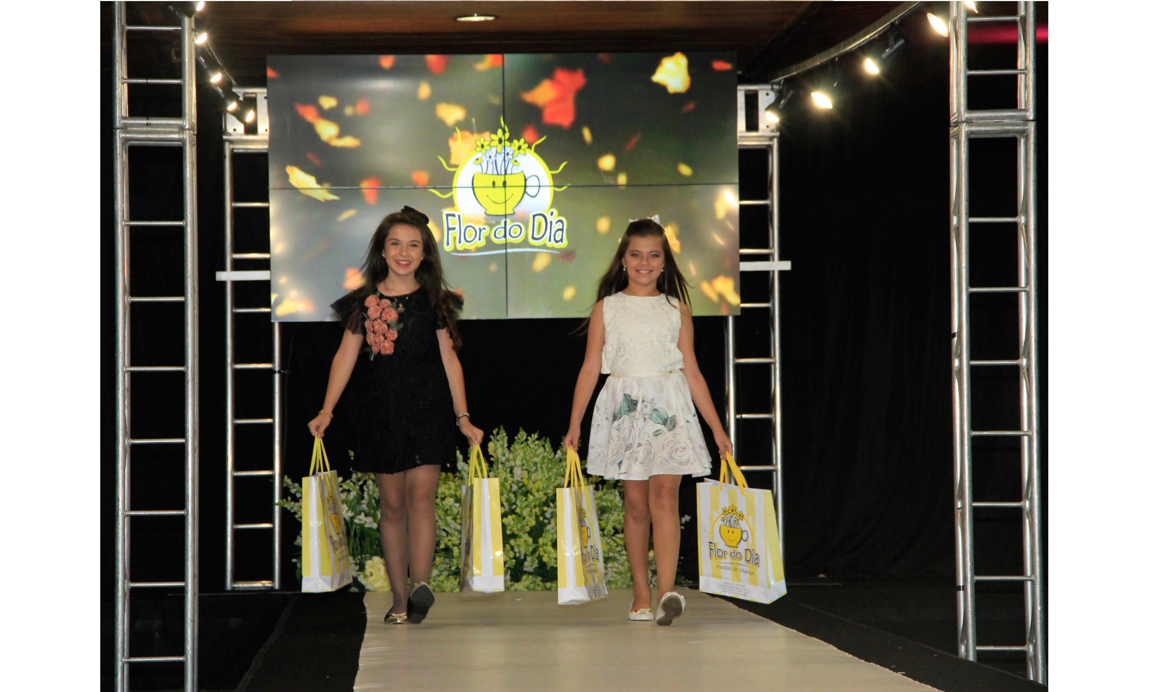 Desfile Lojas Flor do Dia e JP Kids